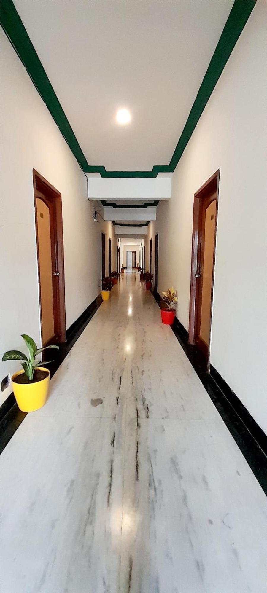 Hotel Indore Palace - Feel At Home Sirdi Kültér fotó