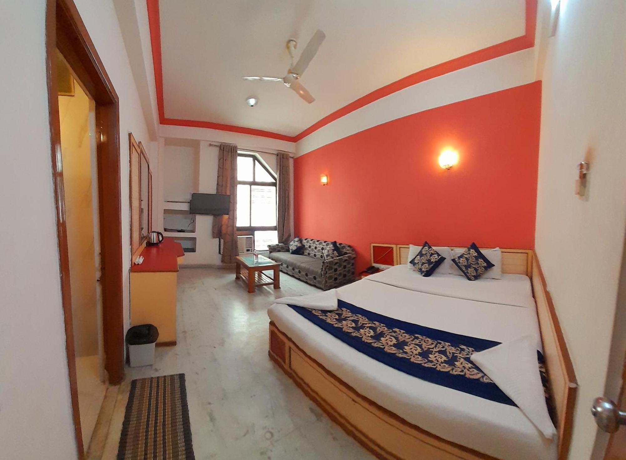 Hotel Indore Palace - Feel At Home Sirdi Kültér fotó