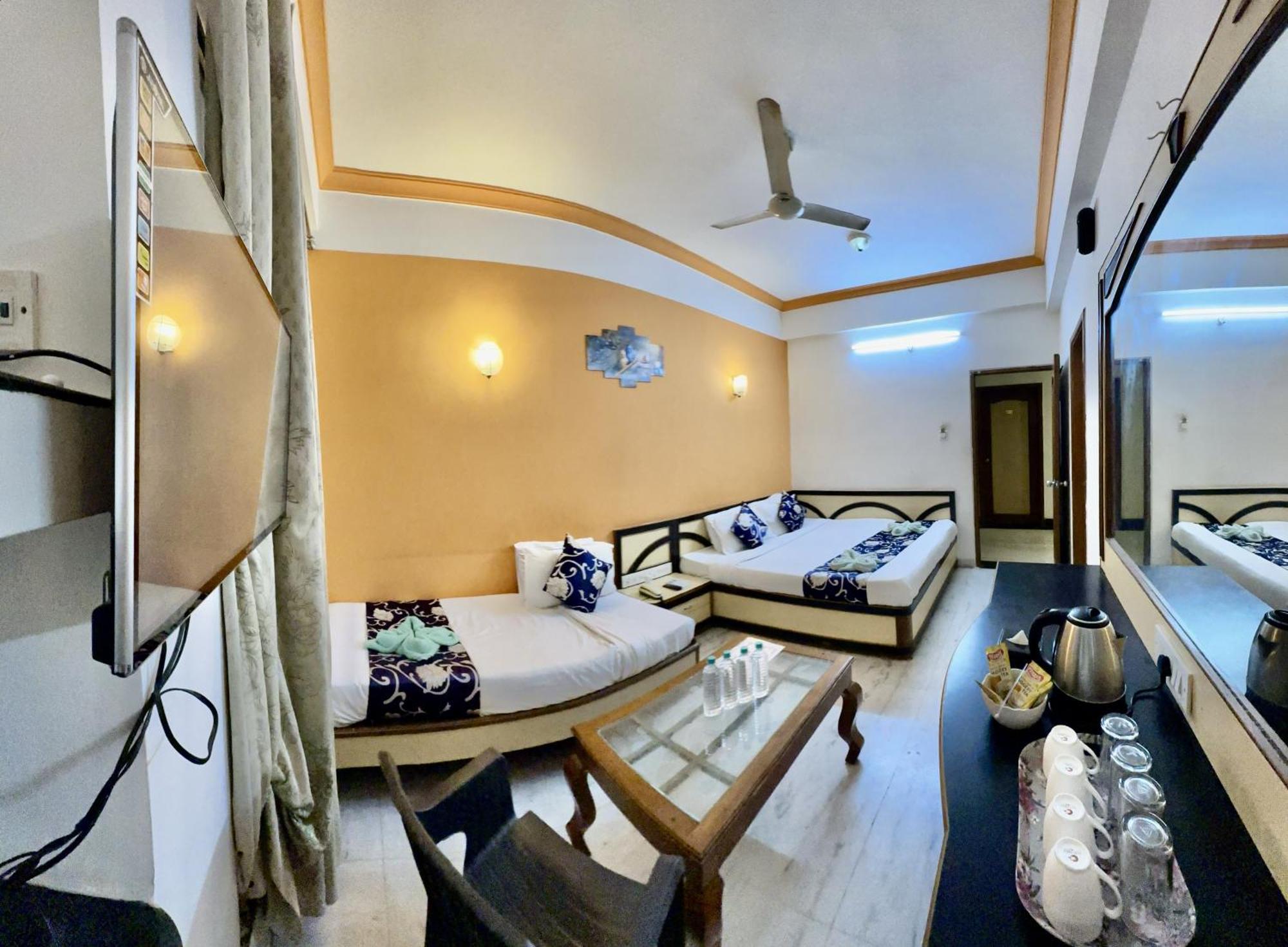 Hotel Indore Palace - Feel At Home Sirdi Kültér fotó